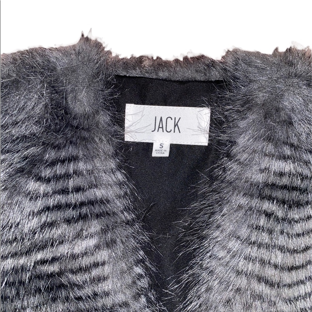 Jack by BB Dakota 💓 faux fur vest - Picture 4 of 4